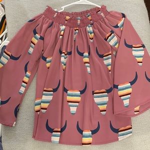 Western shirt. New without tags. Off shoulder shirt size S